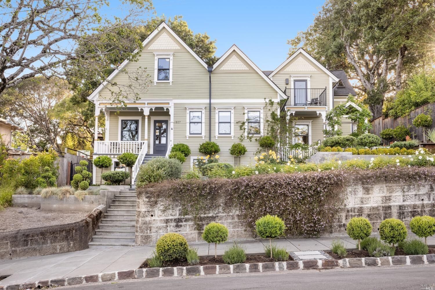 607 Kentucky Street, Petaluma — custom Victorian represented by Steve Thielsen, sold for $2.201M